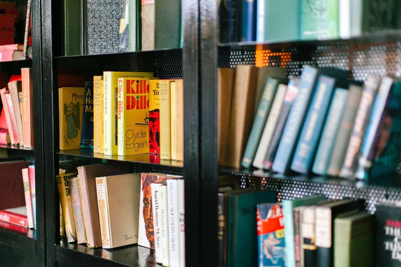 HOW TO BLOG LEGALLY TO GET AHEAD